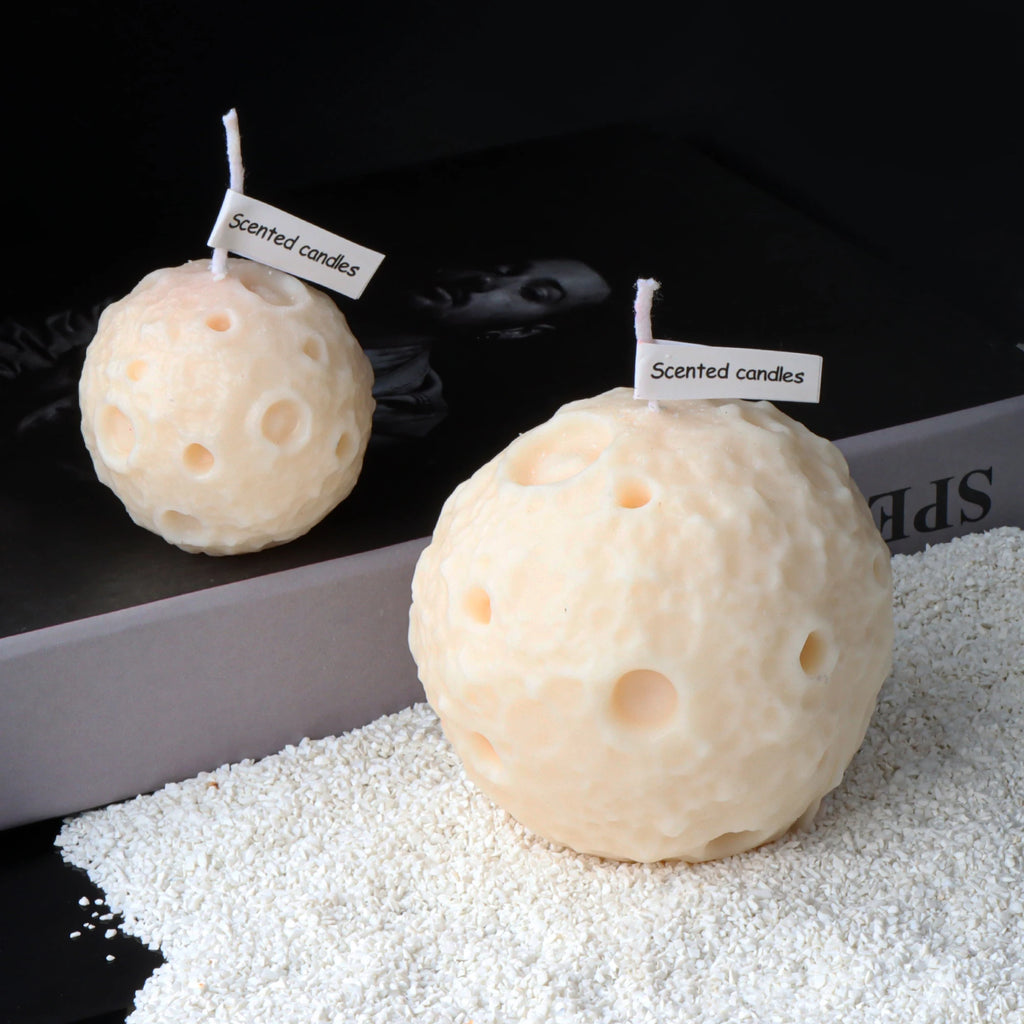 Creative Gifts Moon Shaped Scented Soy Wax Candle Set Perfect Family Bedroom Decoration Handmade Gifts