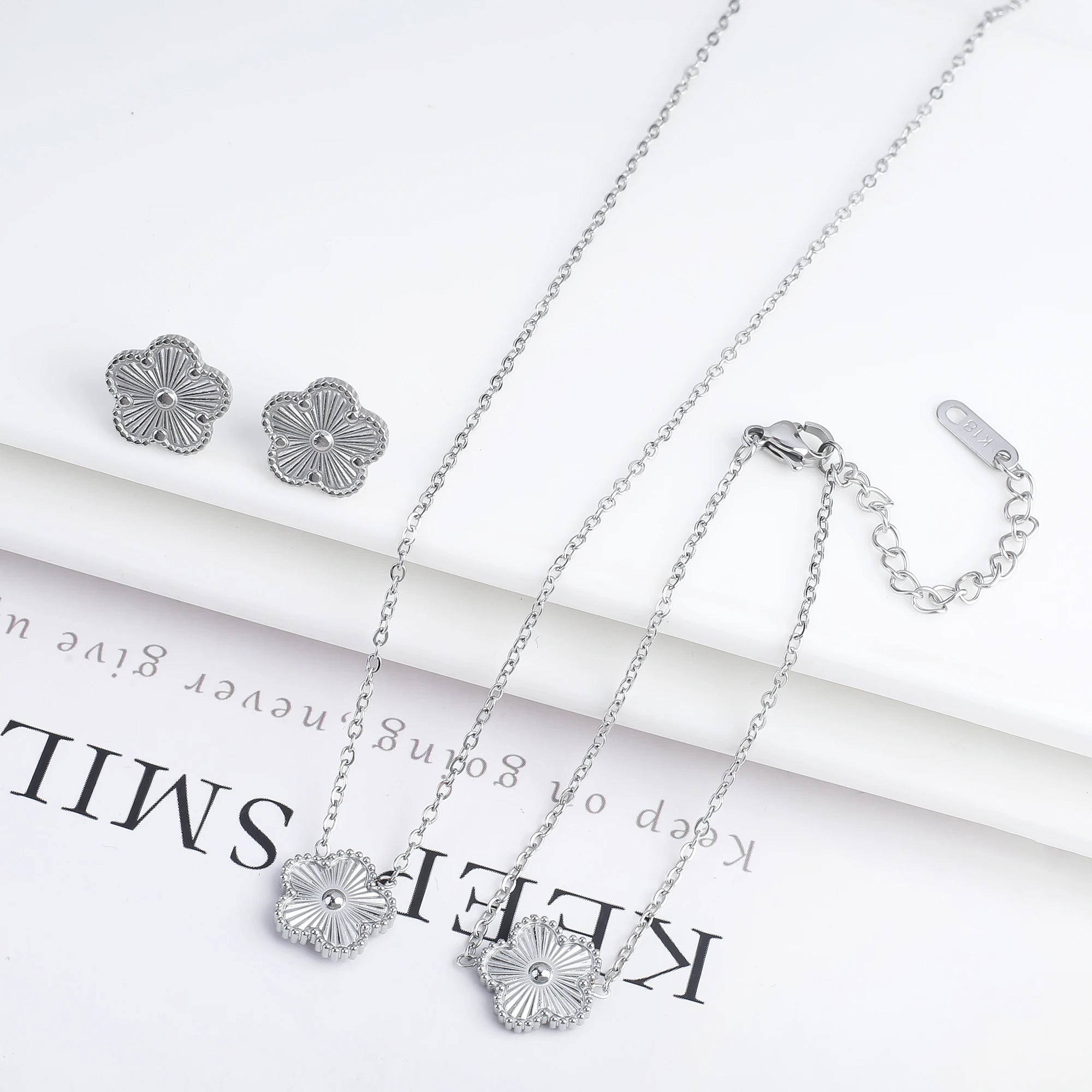316 Stainless Steel Flower Five Leaf Necklace Bracelet Earrings 18K Gold Plated Jewelry Set