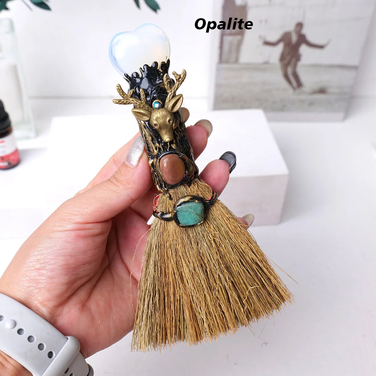 1pc Natural Crystal Heart Broom, Witchcraft Rituals Energy Cleansing Tool Quartz Witch Besom for Altar & Home Decor